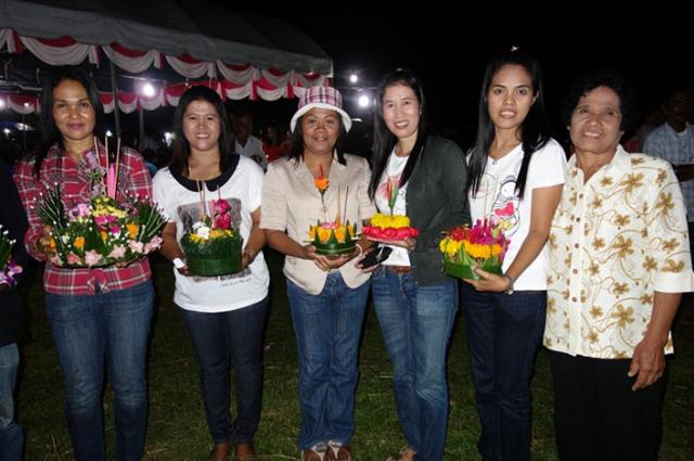 ประมวลภาพกิจกรรมงานประเพณีลอยกระทงตำบลเทพราช ประจำปี 2556